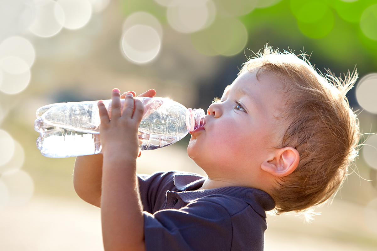 Wasser_trinken-abnehmen Gesund abnehmen: dein Weg zu deinem Wohlfühlgewicht!